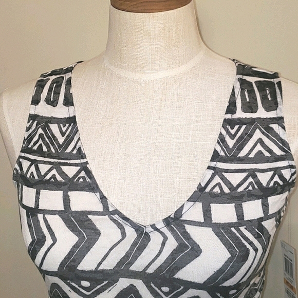 INC International Concepts Tribal Ruched Cut Out Back Black White Top SP - Picture 9 of 16